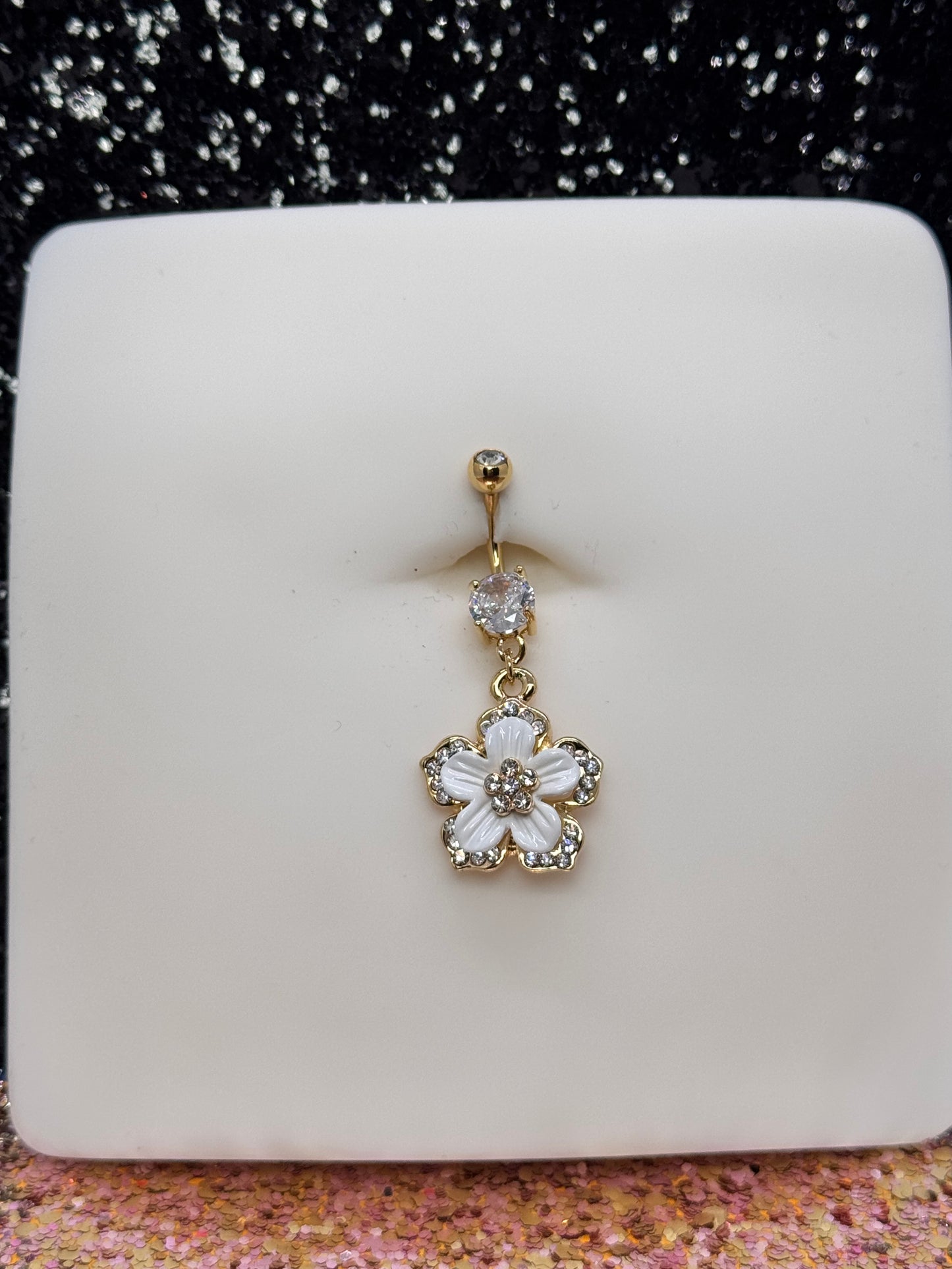 Pretty flower belly ring
